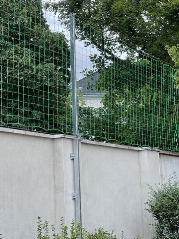 Fertigen und Montieren eines Ballfangnetzes