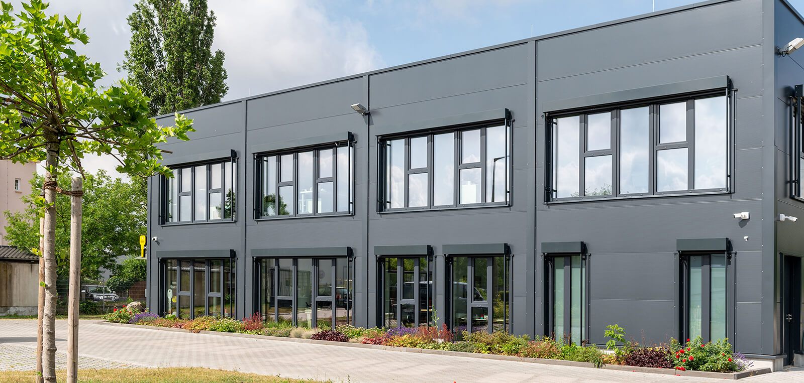 Sicherheitstechnik+ Metallbau Korff GmbH  Stöhrerstraße 3a 04347 Leipzig